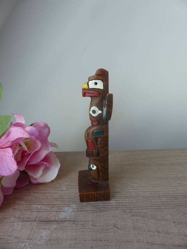 Petit Totem en Résine Sculpté et Peint à la Main - Pearlite Canada - Figurine Totémique Vintage Animaux - Décoration Culture Amérindienne