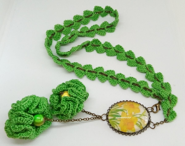COLLIER PENDENTIF CROCHETE