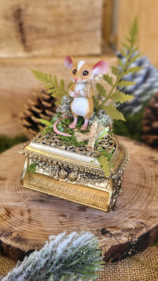 La Tisseuse d'Arpèges Dorée - Sculpture Fantastique