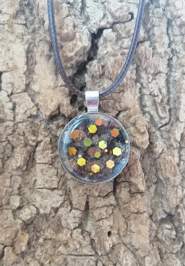 Collier RM01 Rond Mica Café 