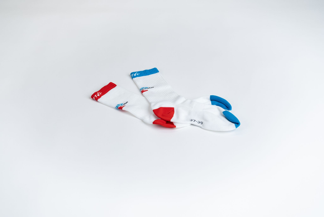 Running Socken weiss mit farbigem Jungfrau-Marathon Logo