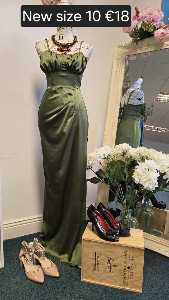 `Satin green