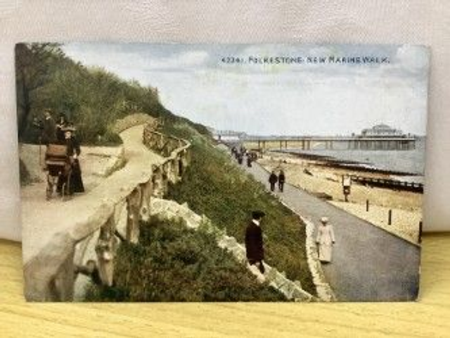 Folkestone, New Marine Walk, Kent, The Photochrom Co. Ltd Postcard. Our Ref No. R22