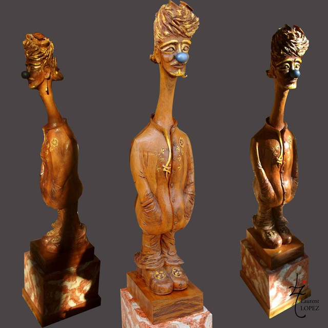 Sculpture Ronde bosse "Figuiouméo"  en Noyer sur Socle en Faux Marbre 