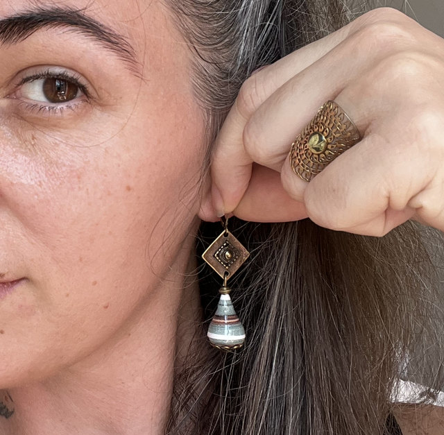 #161 Boucles d’oreilles affiche