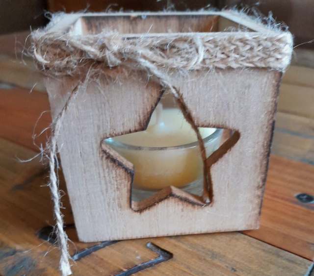 PHOTOPHORE CUBE EN BOIS - MOTIF ETOILE