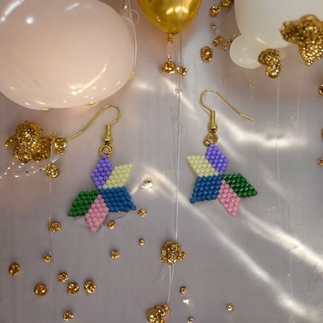 Boucles d&#039;oreilles 5 pointes multicolores