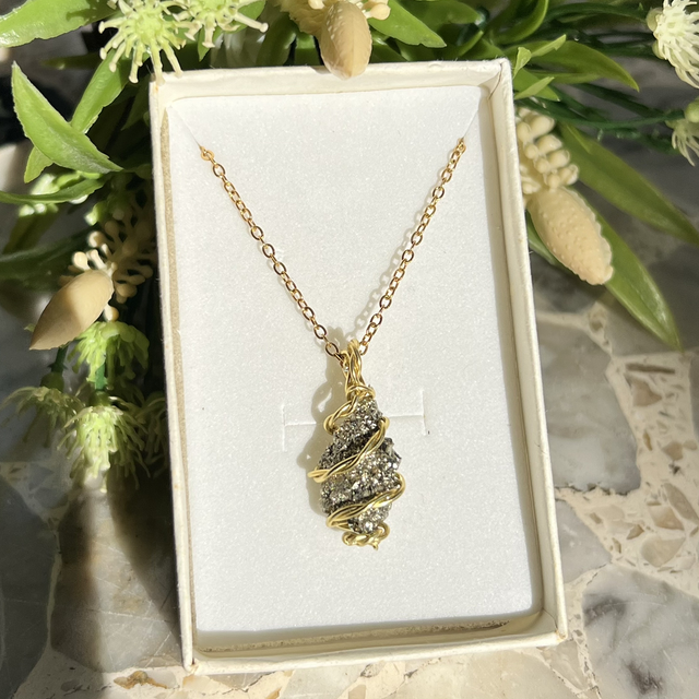 COLLANA CON PENDENTE : Pirite grezza , prov : Spagna 🇪🇸 , acciaio inox 