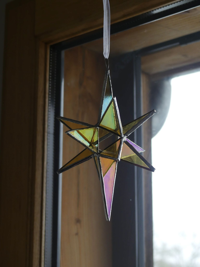 Étoile morave jaune irisée