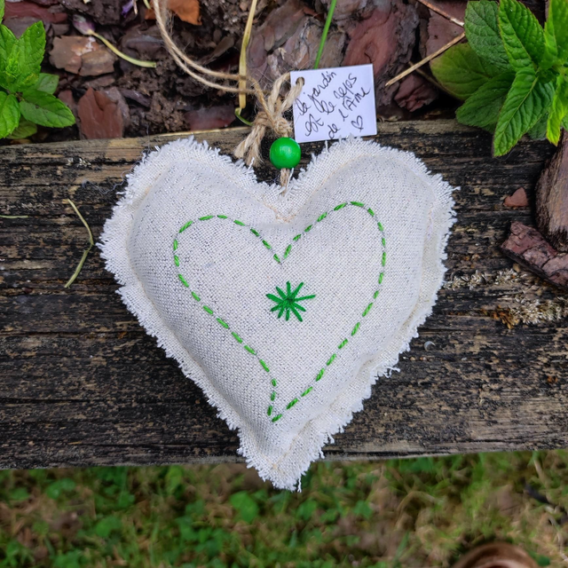 Coeur lavande brodé 