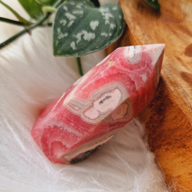Rhodochrosite Point 84g