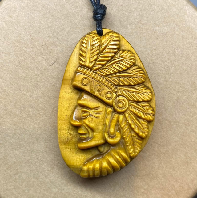 Pendentif en Œil de Tigre Tête d’indien