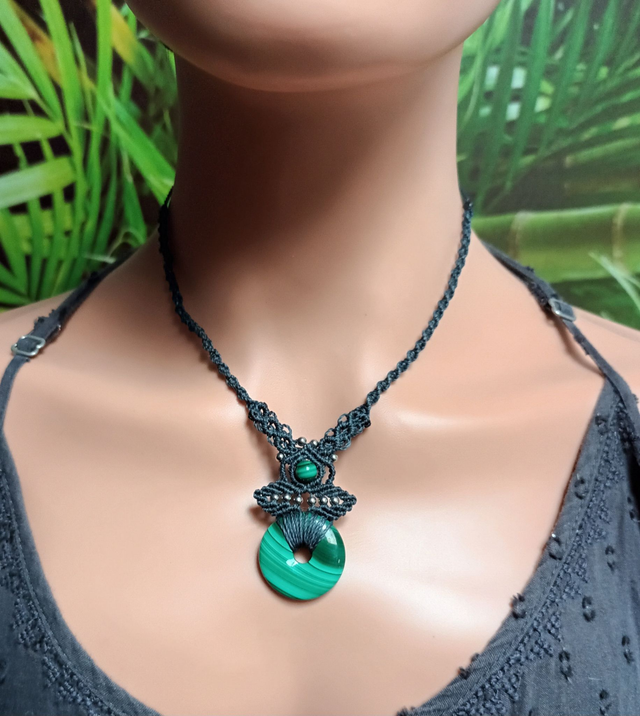 Collier en malachite