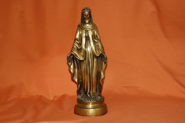 Heilige Maria auf der Schlange, Skulptur