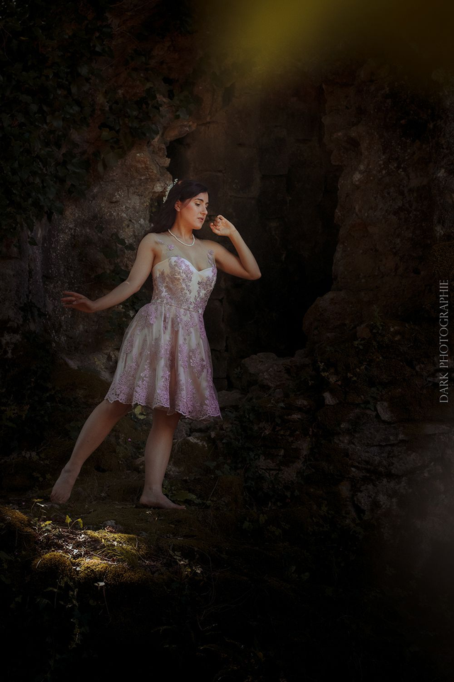 Robe courte bustier satin & dentelle perlée rose – Prototype