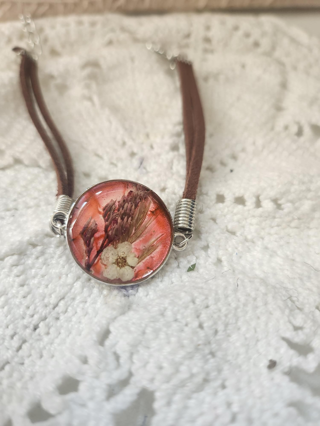 Bracelet fleurs cordon marron