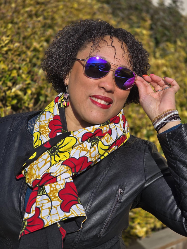 Fleur rouge et jaune - fond blanc