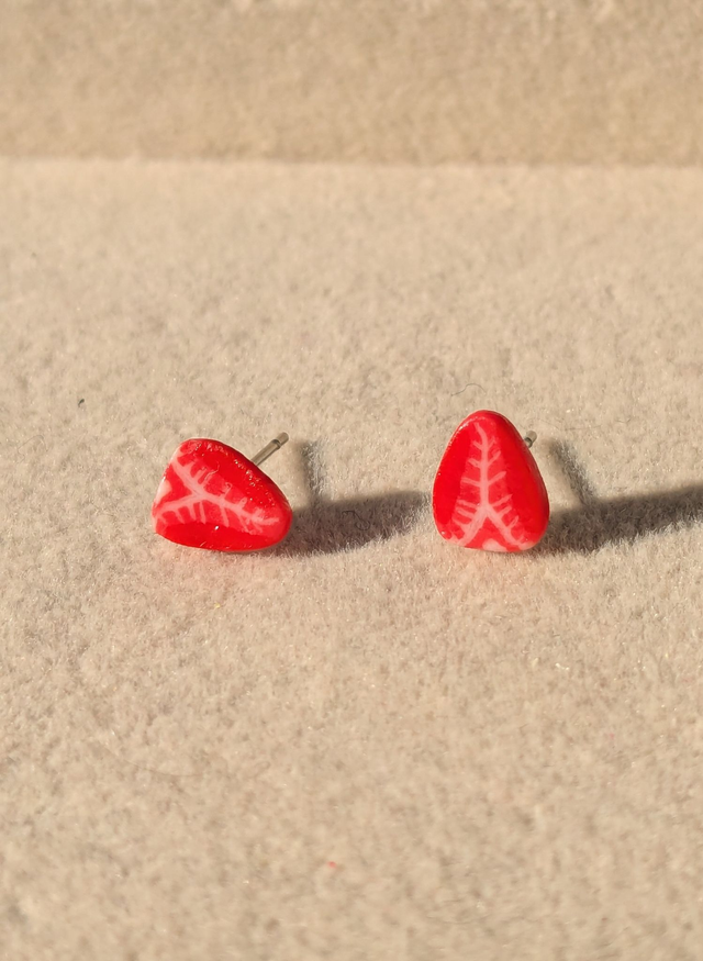 Boucles d'oreilles puces fraises