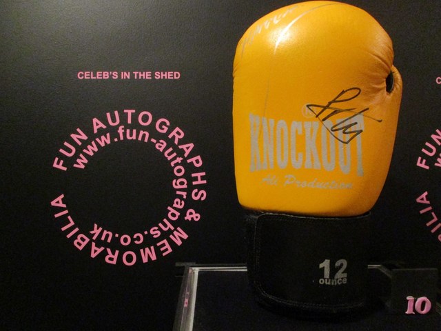 Frank Maloney, James McSweeney, Phil Gill Authentic Autographed 12 Ounce Boxing Glove (10)