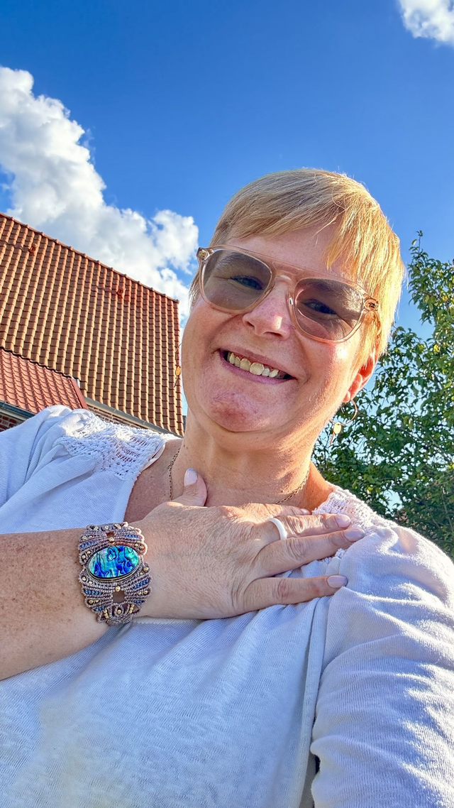 Manchette Azura – Abalone Shell & laiton – Pièce unique