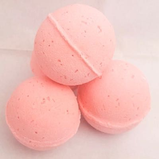 Shea Butter & Honey Grapefruit Bath Bomb.