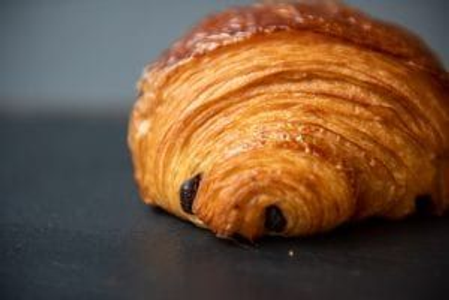 PAIN AU CHOCOLAT