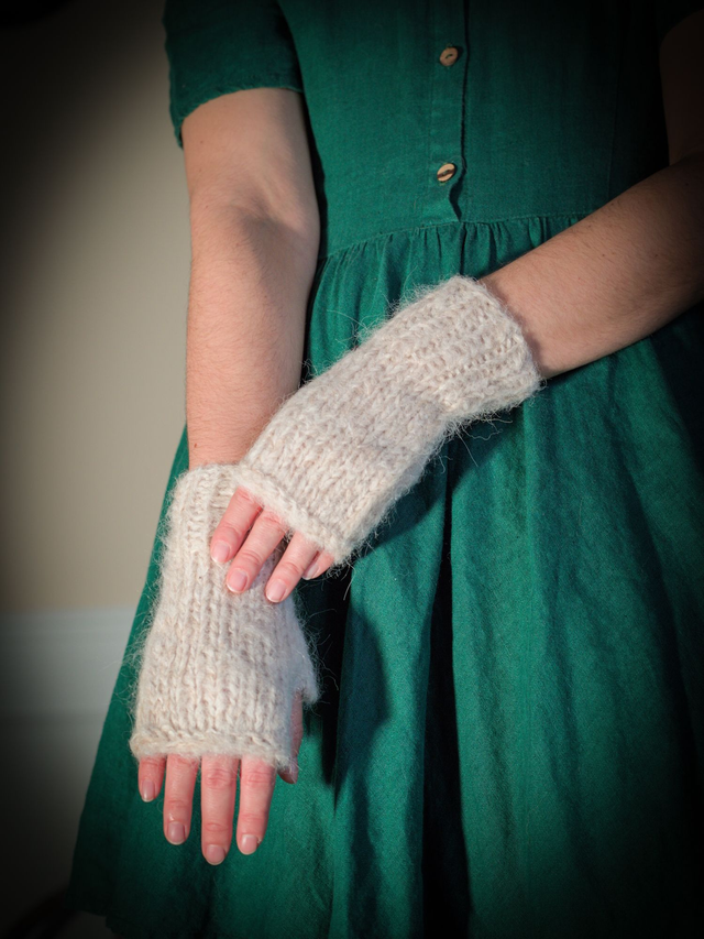 Mitaines Beige alpaga et mérinos et soie tricotées à la main en France 