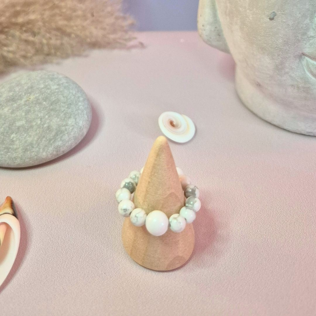 Bague NÉA – Howlite naturelle (Zimbabwe)
