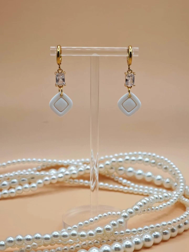 White Elegance - Srednji viseči uhani z dodatkom cirkonije 