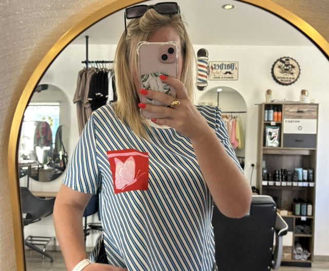 T-shirt rayé bleu papillon 