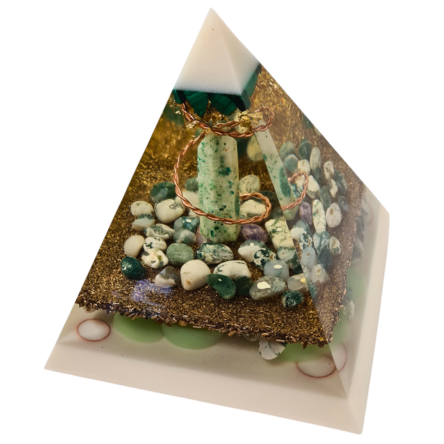 Pyramide „Jade Aura“