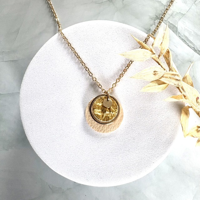 Collier ESSENTIEL Doré à l’Or Simili d’ananas Beige et doré 