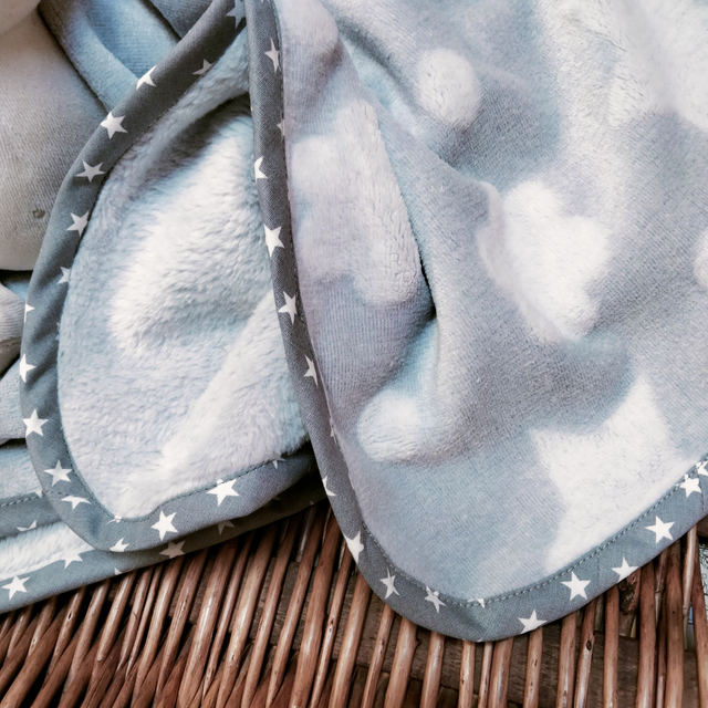 Couverture doudou nuages grise
