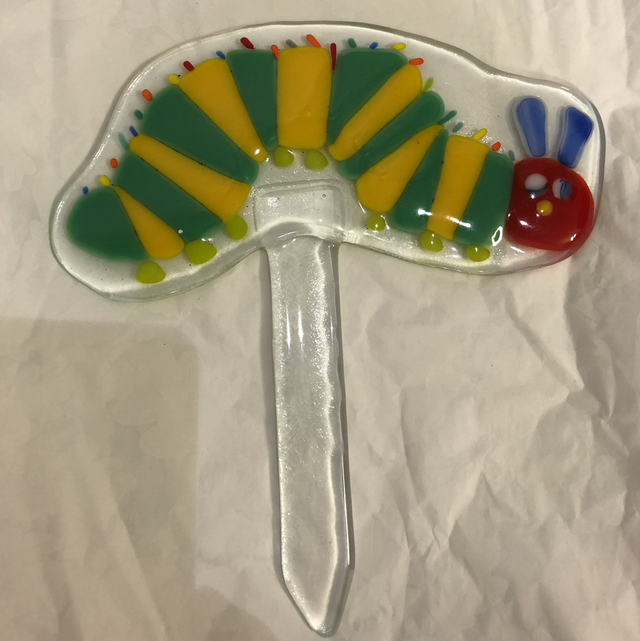 Caterpillar pot stake