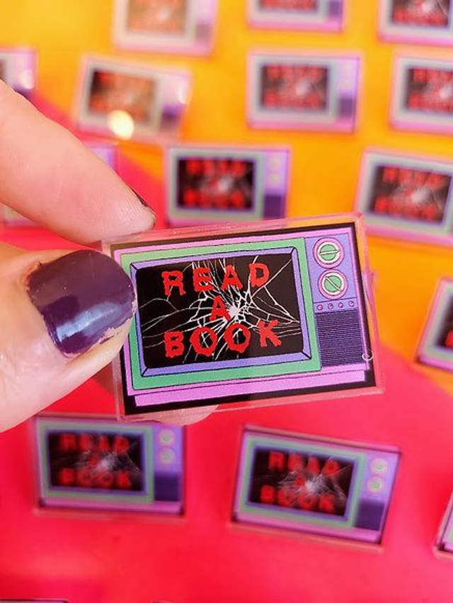 Read A Book Pin Badge