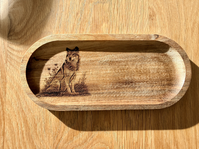 Petit plateau ou vide-poche en acacia – Gravure artisanale au laser