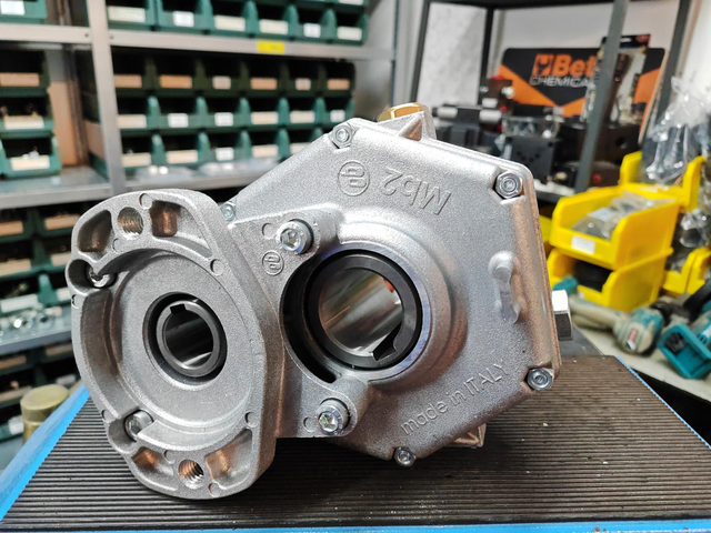 Riduttore per motori idraulico asse 25 3.1