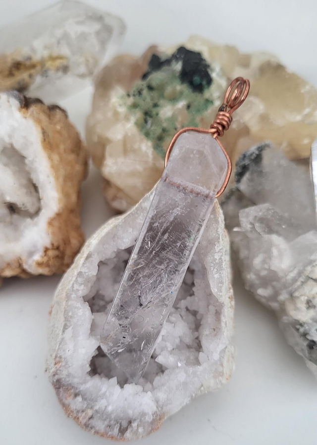 Clear quartz pendant - xtra large 