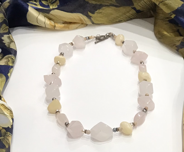Cream Necklace - NEC13
