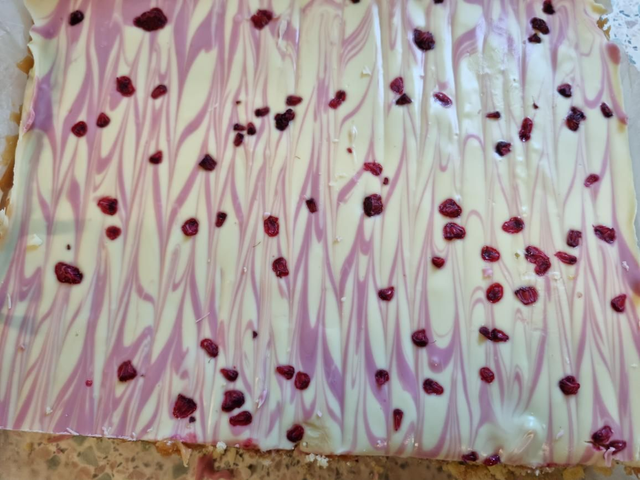 1xGF Raspberry and white chocolate Millionaire shortbread slice improved recipe