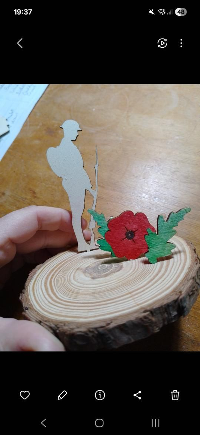 Remembrance Day Soldier, on wood slice