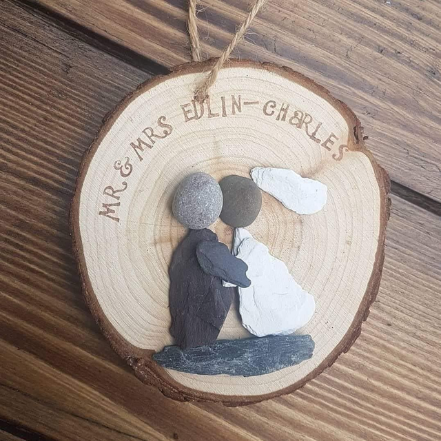 Wedding log slice | Personalised wedding pebble couple 
