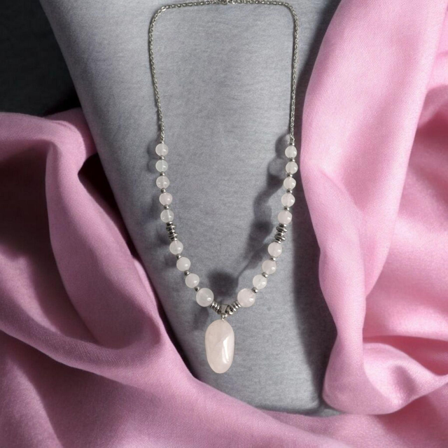 5)Collier Quartz rose-- Amour inconditionnel