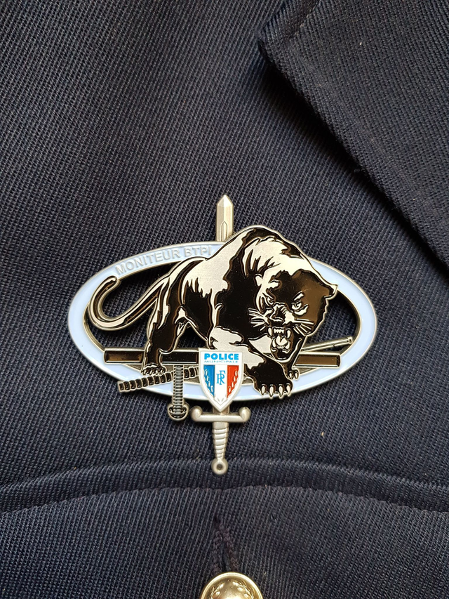 Insigne métallique MBTPI EN RÉASSORT 