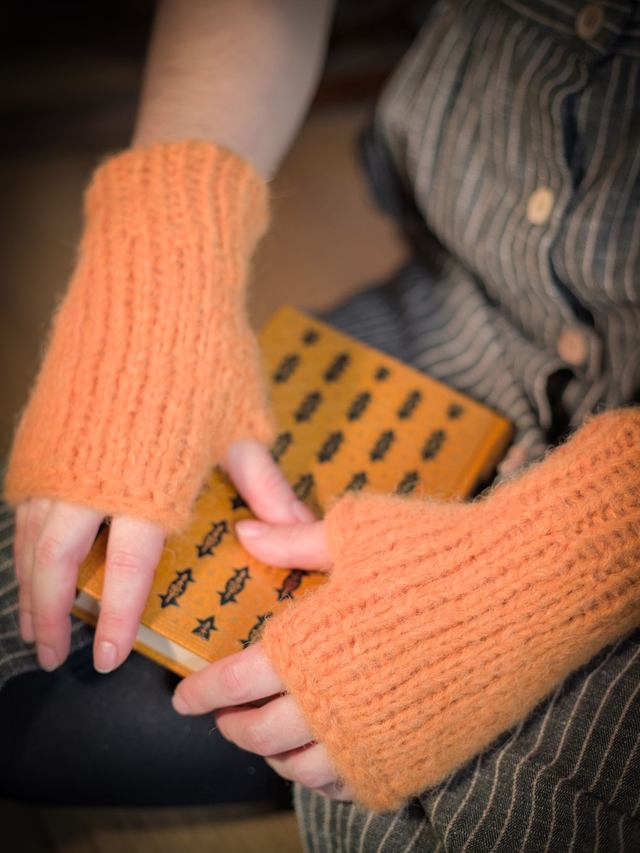 Mitaines en laine d'alpaga et soie orange jaune clémentine