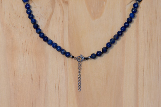 Collier ras de cou LAPIS LAZULI et pendentif coeur - "Cœur d'Azur"