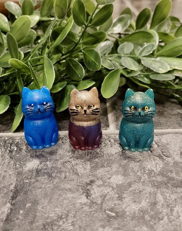 Sitting Cat Ornaments - Various Kitty Designs