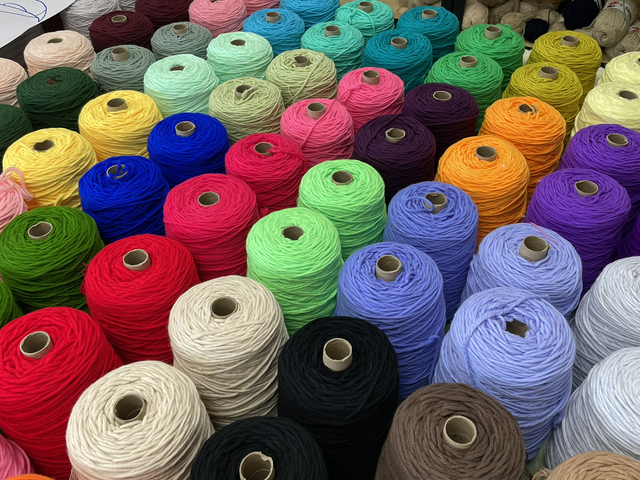 Tufting Yarns 400 gram 8 draads dik