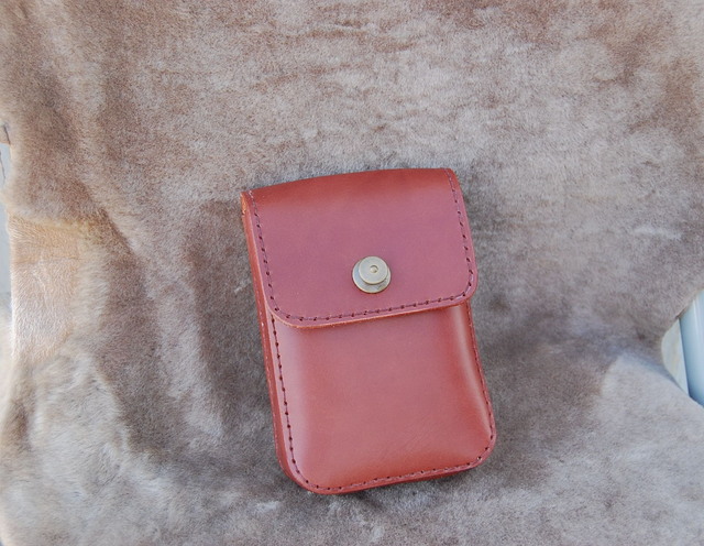 Pochette ceinture en cuir : élégance et praticité à la taille. Arrêt de gamme 