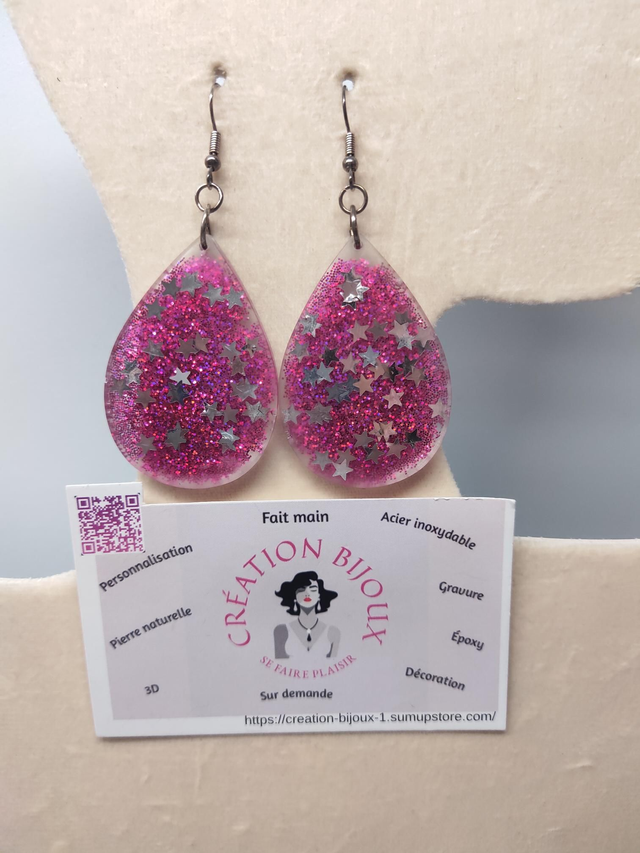 Boucle d'oreille epoxy  rose et étoiles 